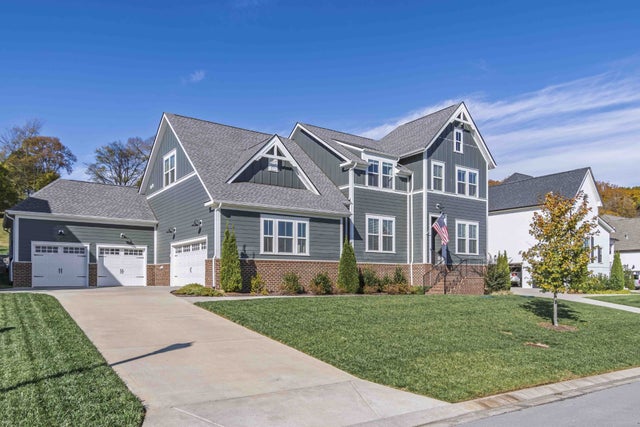 7037 Vineyard Valley Dr, College Grove