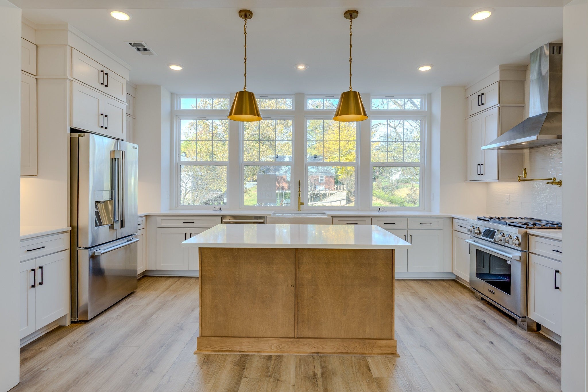 Photo of Listing #3042182