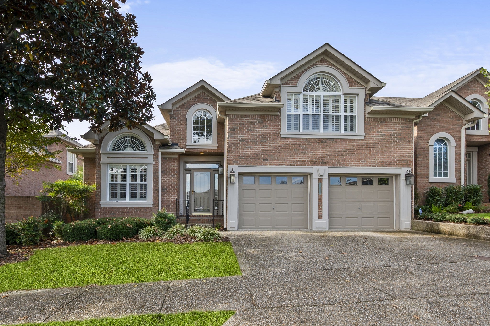 Photo of Listing #3042396