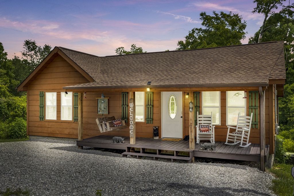 114 Ashley Rd, Jamestown
