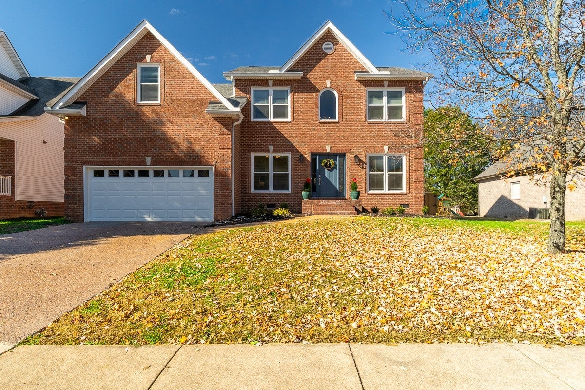 Photo for MLS 3042598 in 132 Fieldcrest Cir Hendersonville, TN - 37075