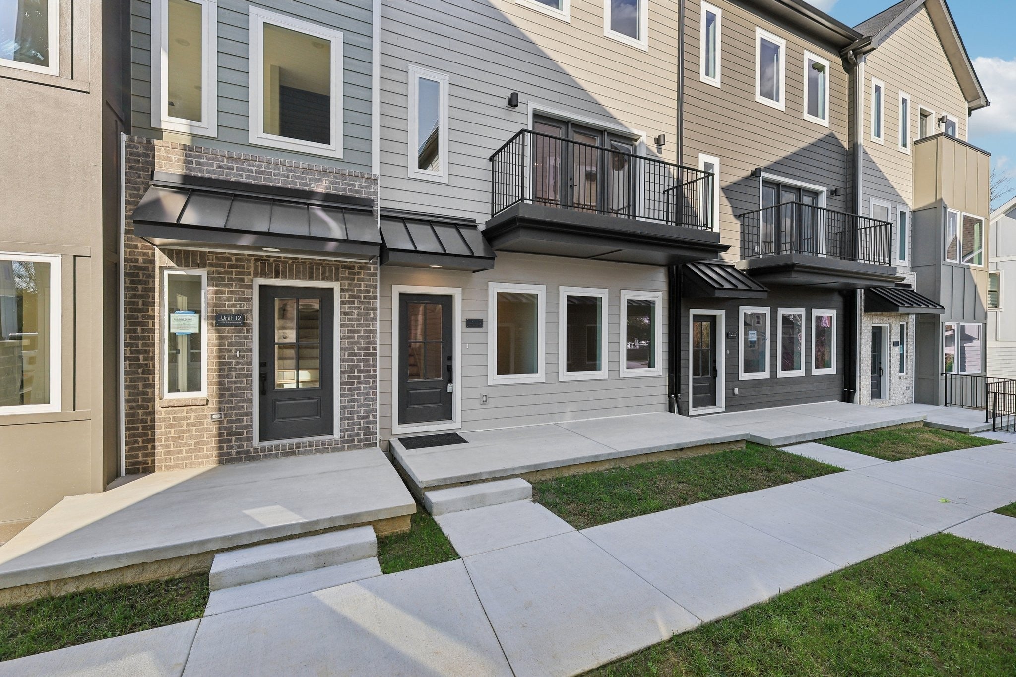 Photo of Listing #3042651