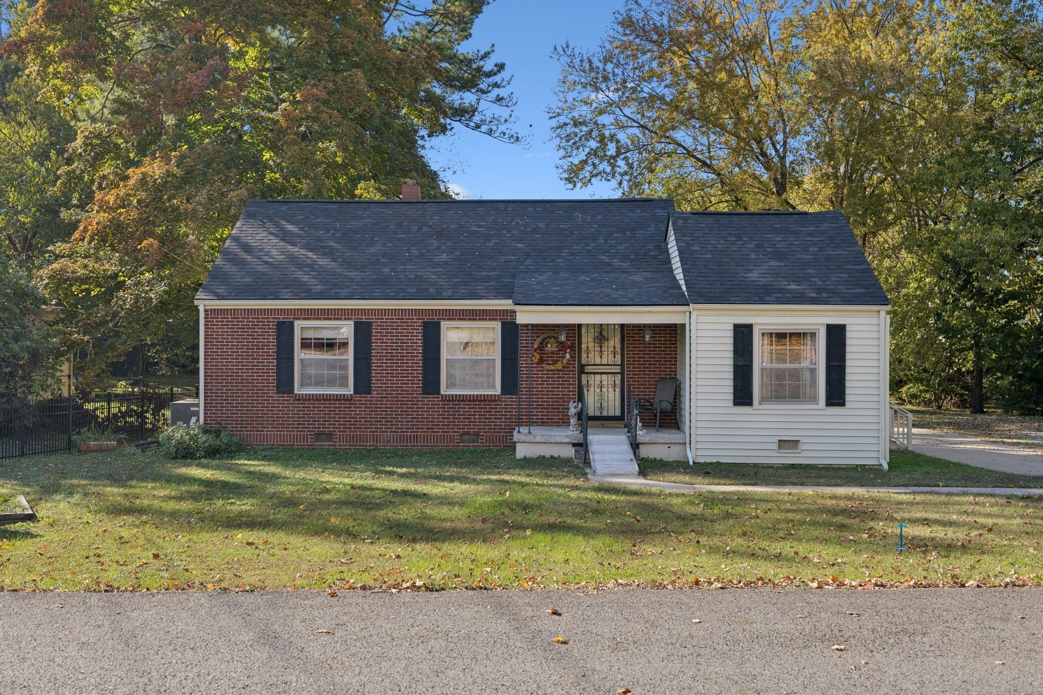 Photo for MLS 3042751 in 911 Murfree Ave Murfreesboro, TN - 37129