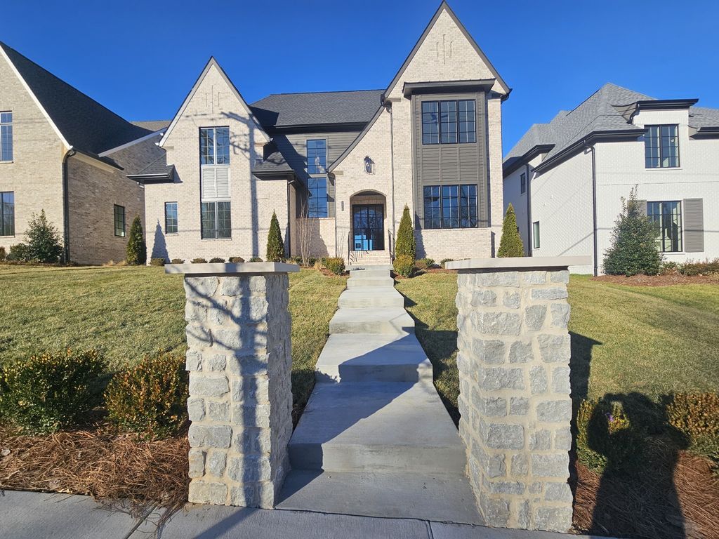 2958 Del Rio Pike, Franklin