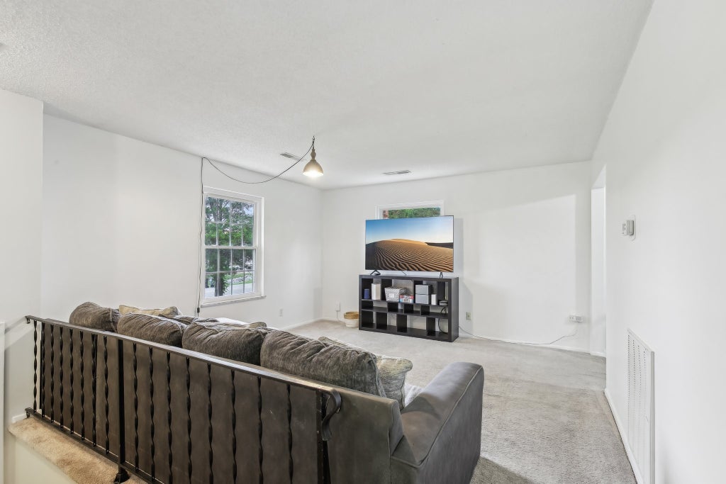 144 Airport Rd, Clarksville