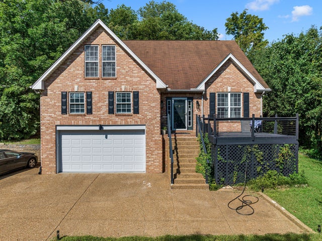 7453 Sawyer Brown Rd, Nashville