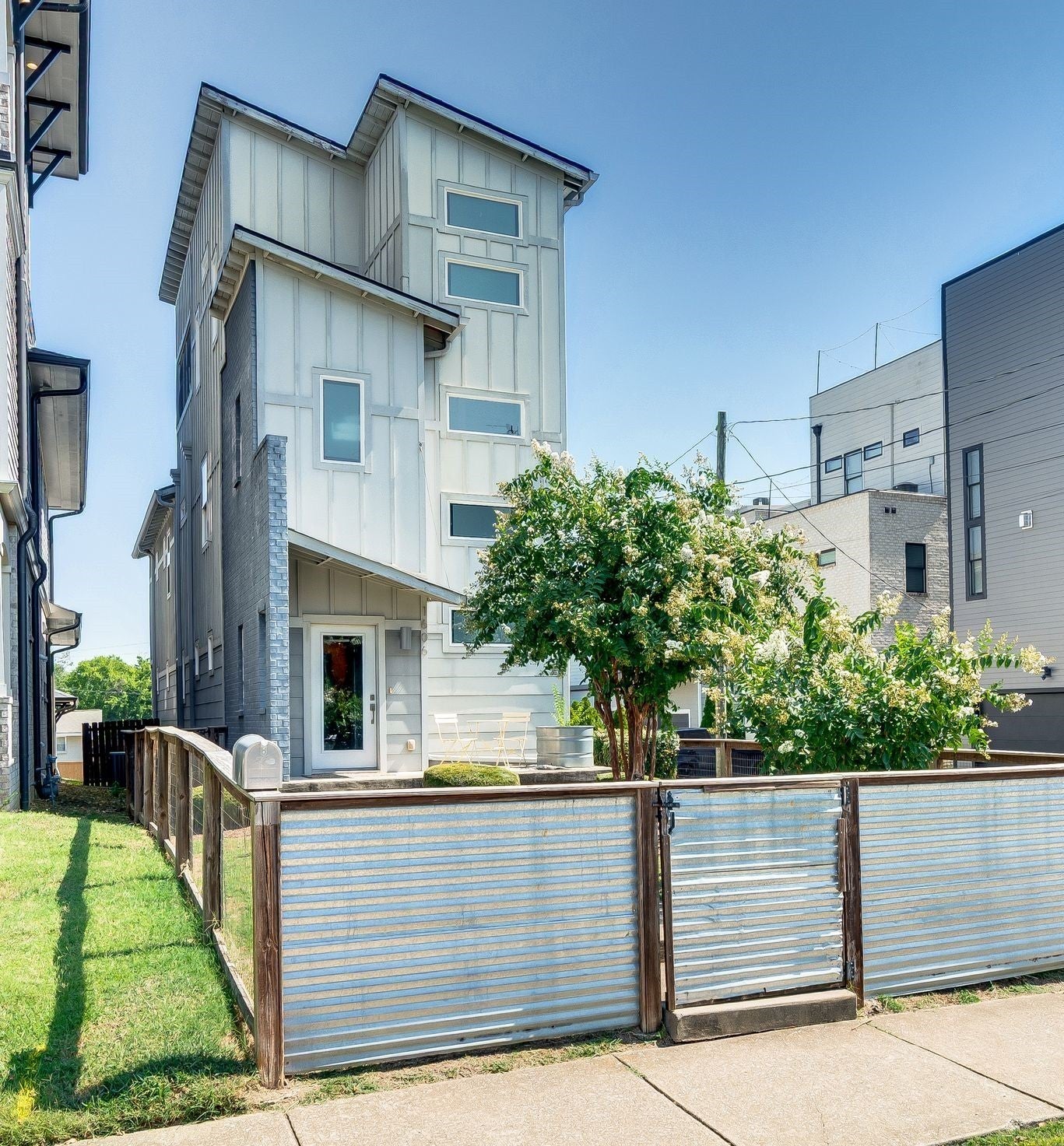 Photo of Listing #3042902