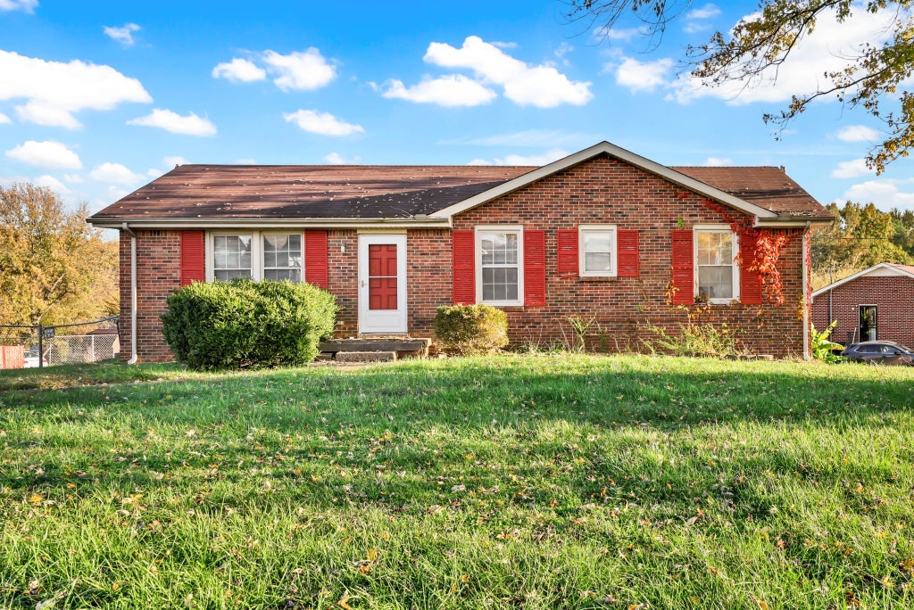 326 Bancroft Dr, Clarksville