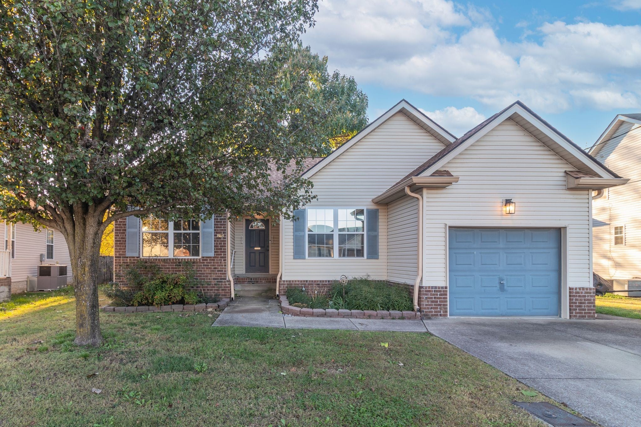 Photo of Listing #3043311