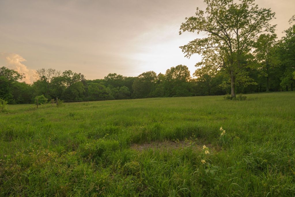 775 Railroad Rd, Wartrace