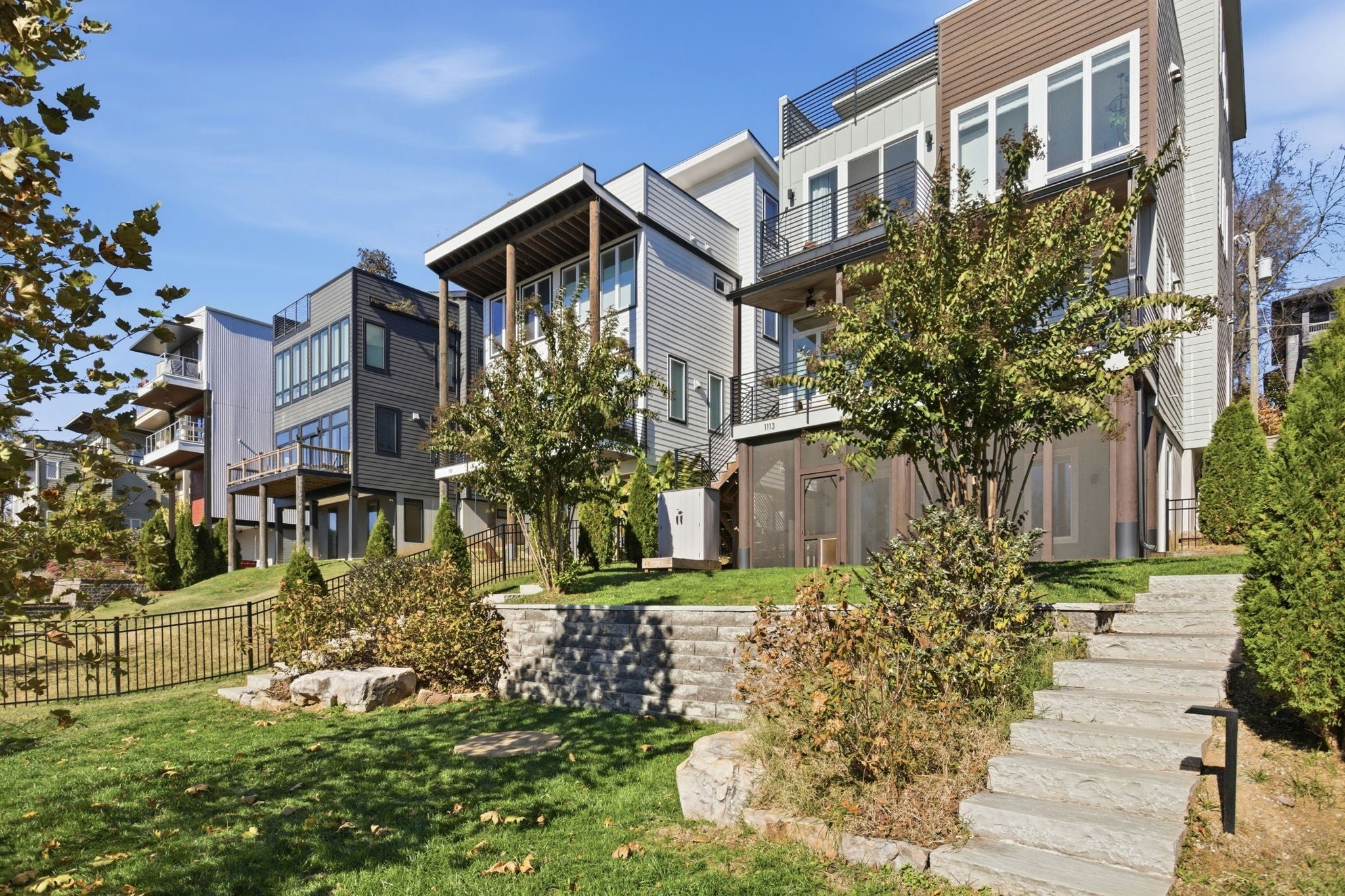 Photo of Listing #3044882