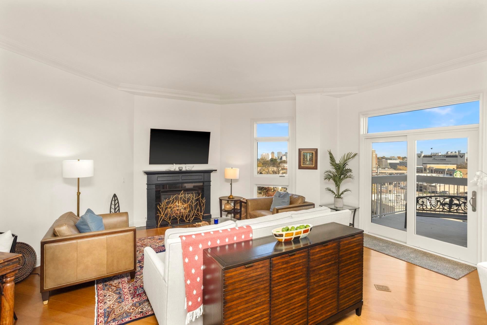 Photo of Listing #3045021