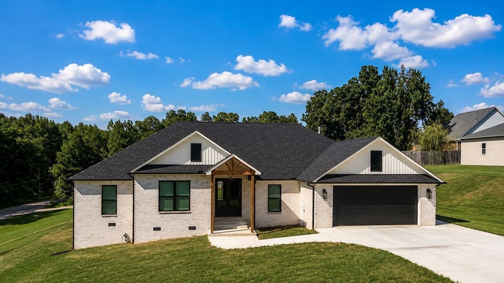 174 Cardinal Estate Dr, Lexington