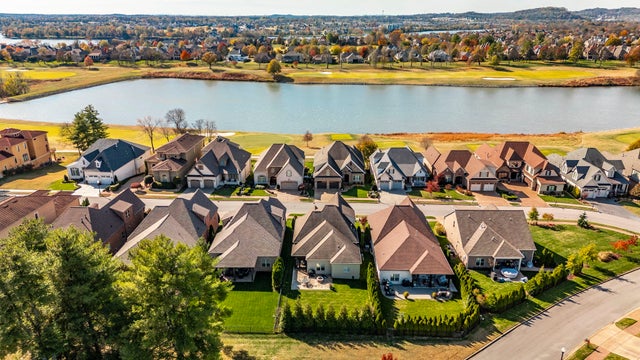 901 Fairington Pvt Way, Gallatin