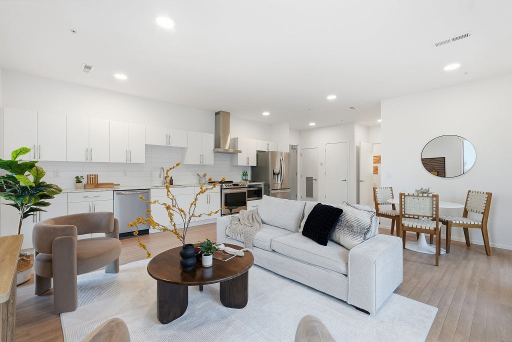 806 Olympic St 200, Nashville