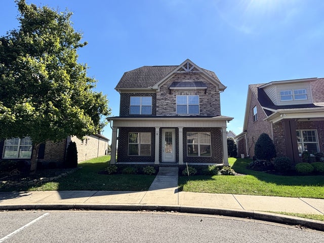 1104 Paddock Park Cir, Gallatin