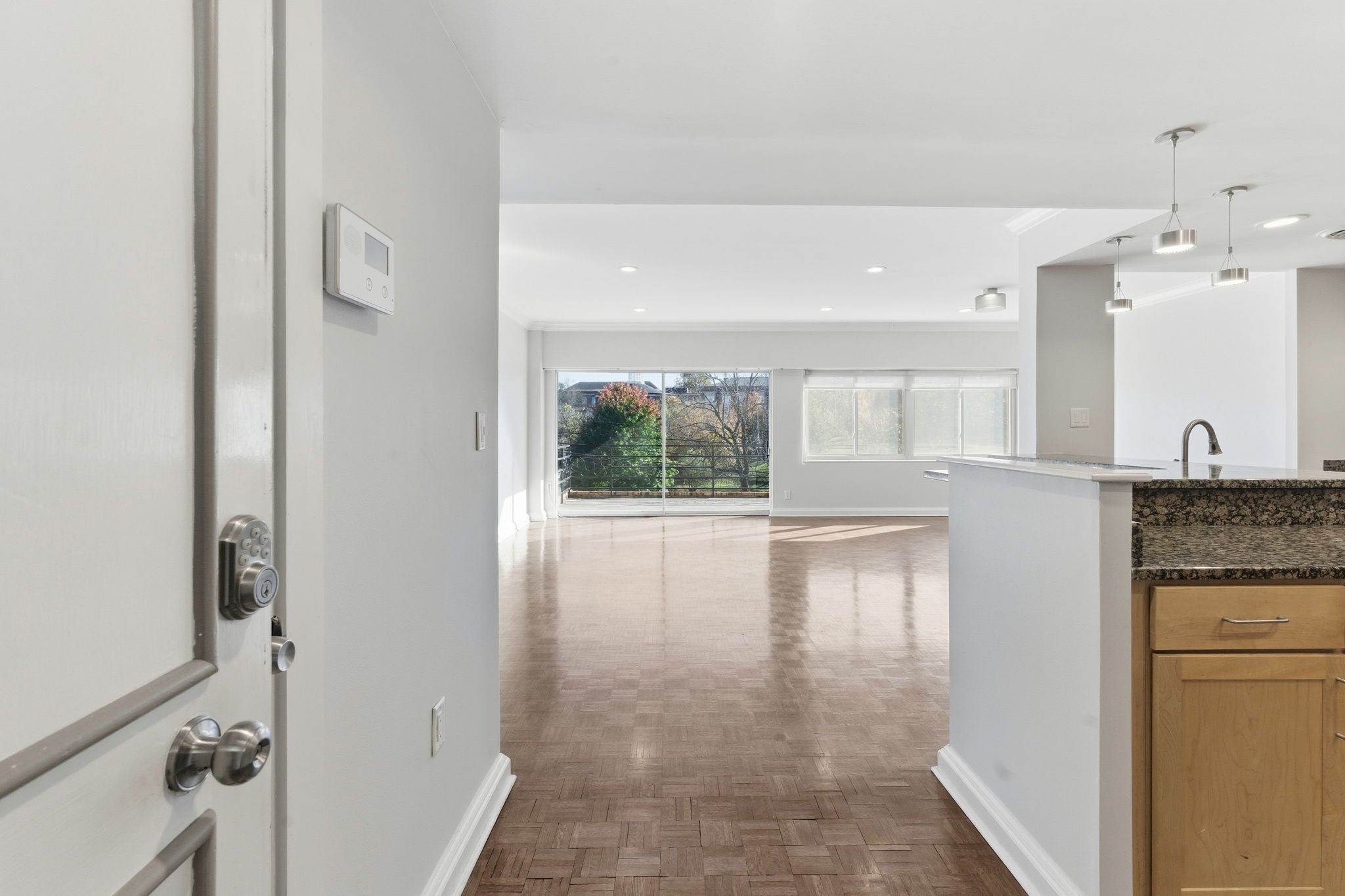 Photo of Listing #3045685