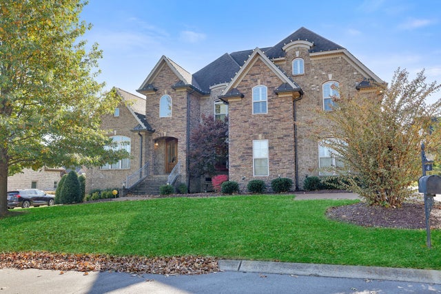142 Waters Hill Cir, Lebanon