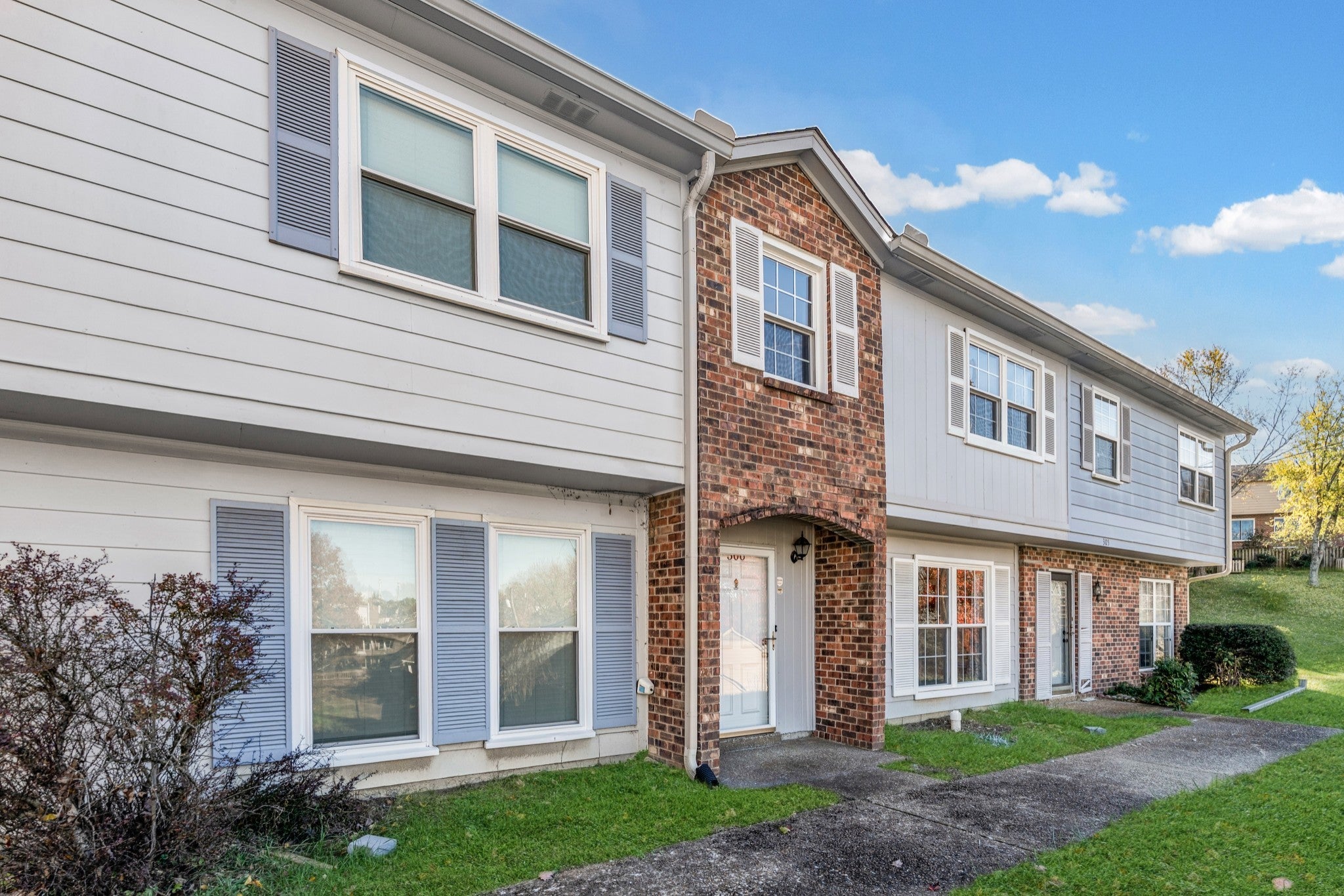 Photo of Listing #3045738