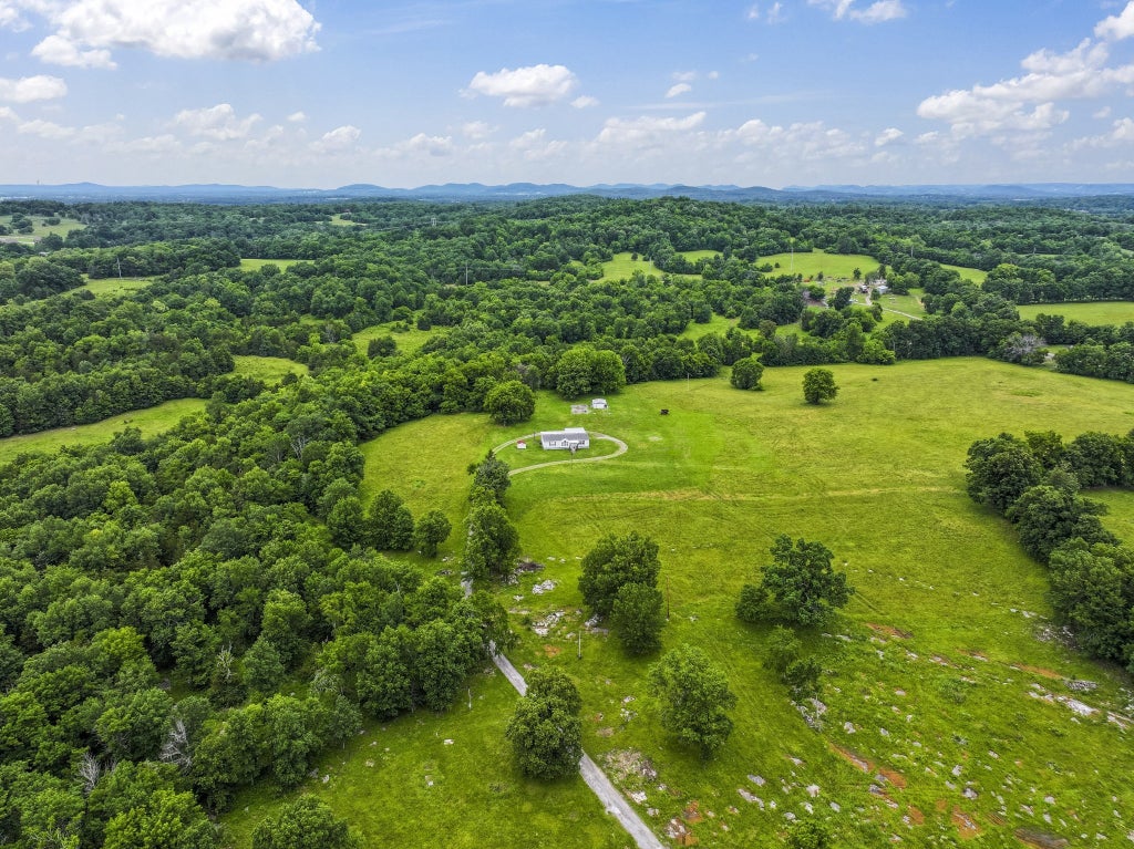 439 Philippi Road, Wartrace