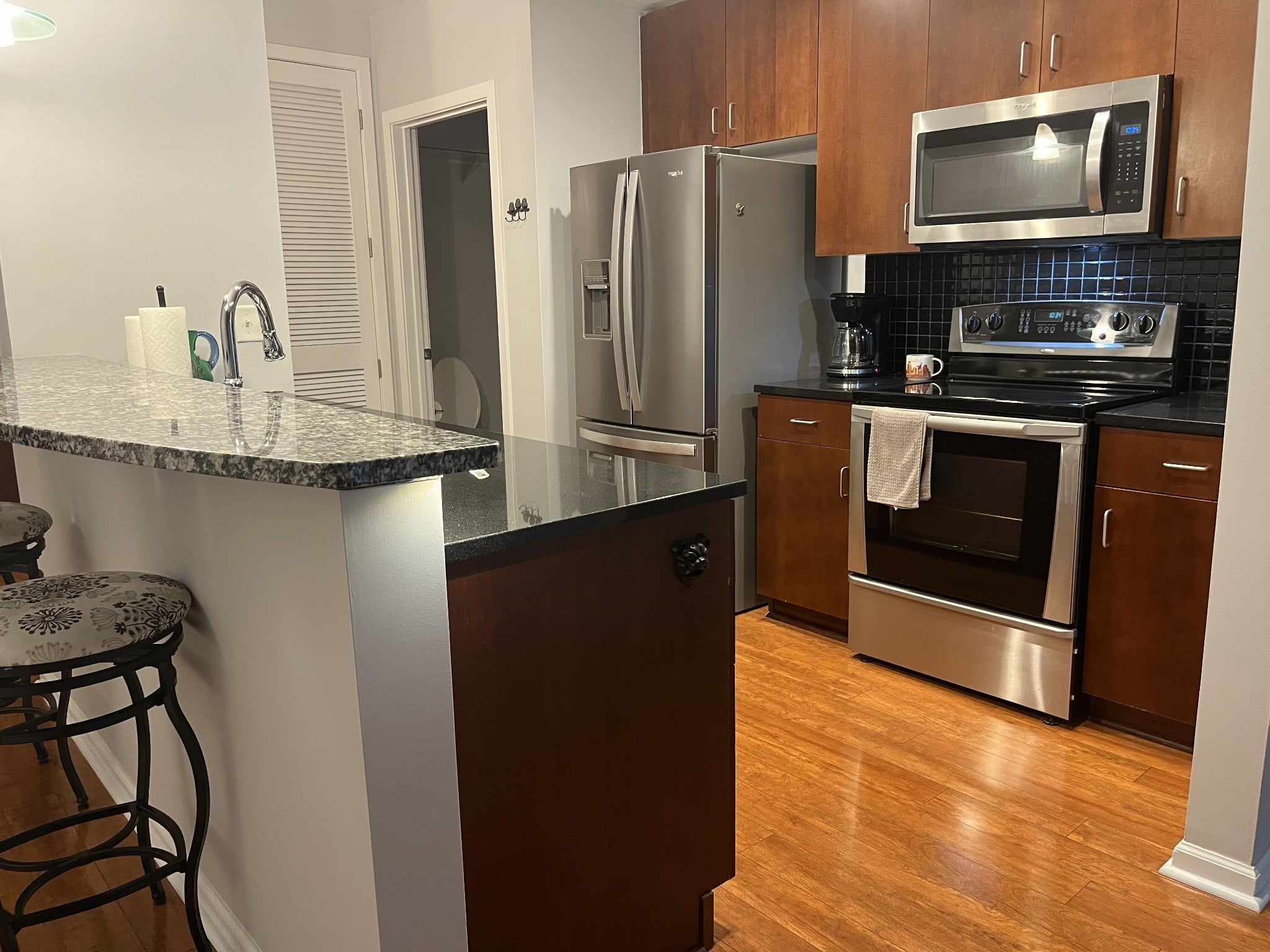 Photo of Listing #3045882