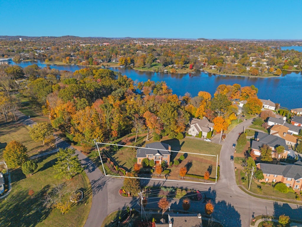 101 Governors Point Boulevard, Hendersonville