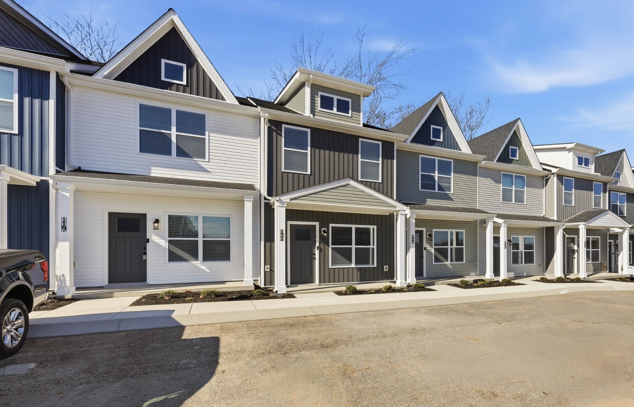 Photo of Listing #3046110