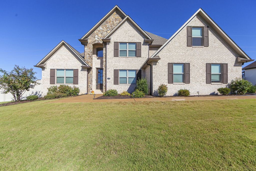 119 Providence Dr, Medina