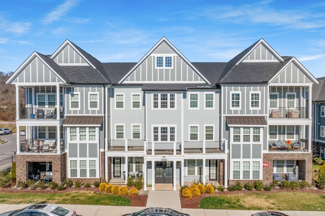 800 Vintage Green Ln 103, Franklin