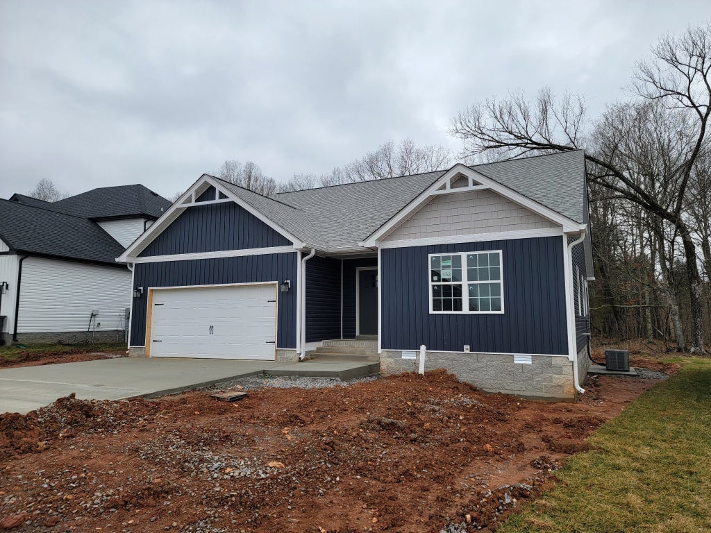 269 Wayne Hall Rd, Clarksville