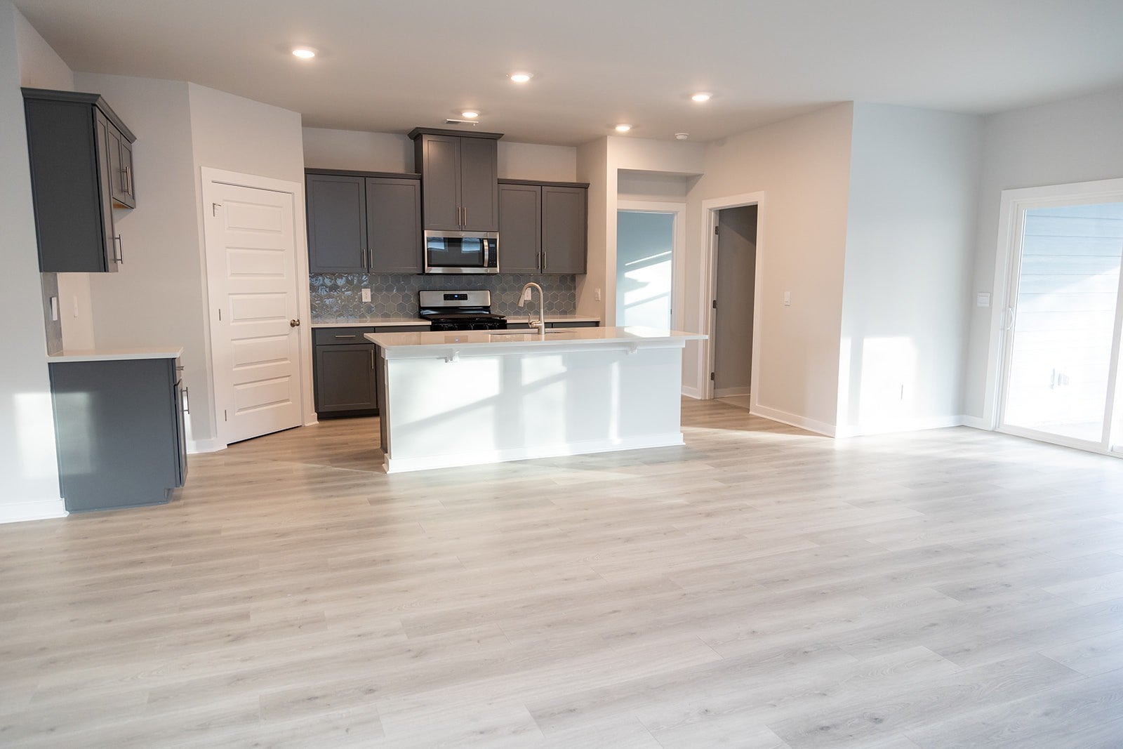 Photo of Listing #3046636