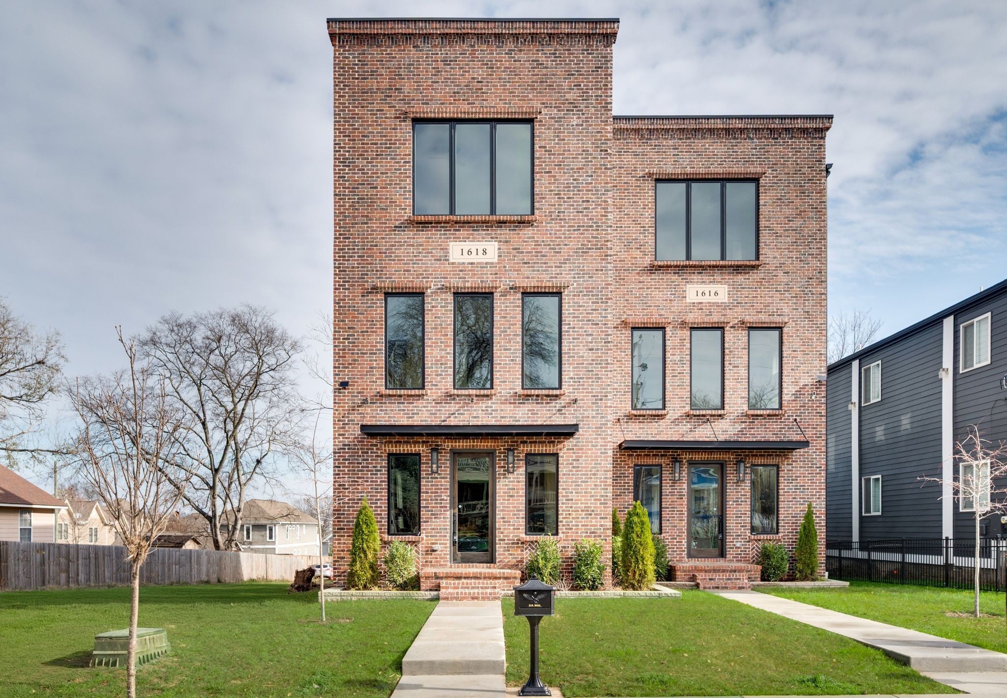 Photo for MLS 3046741 in 1618 7th Ave N Nashville, TN - 37208