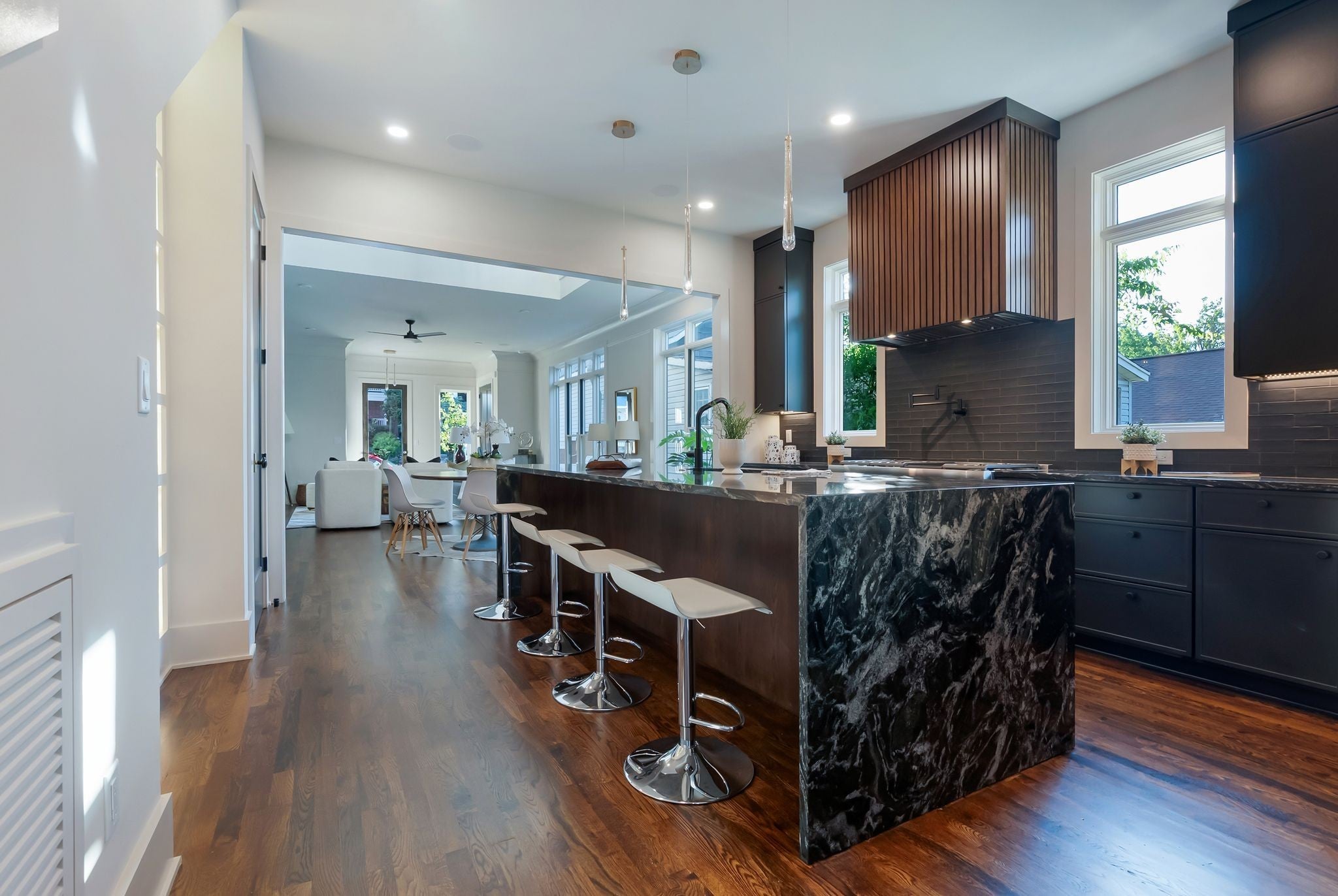 Photo of Listing #3046741