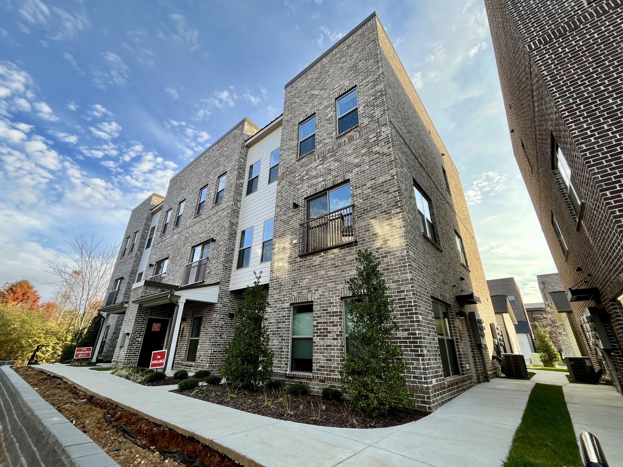 Photo of Listing #3046872