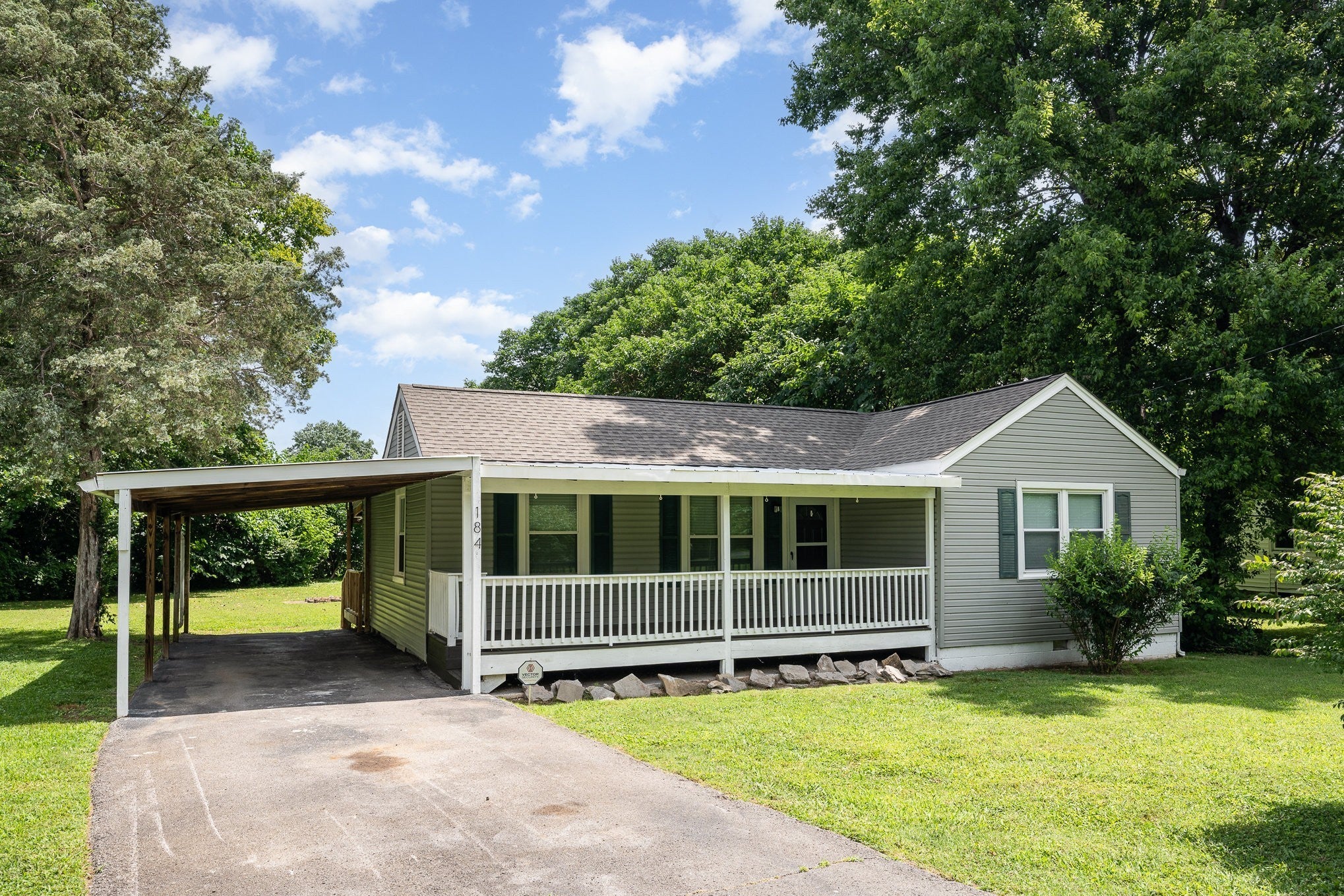 Photo of Listing #3046901