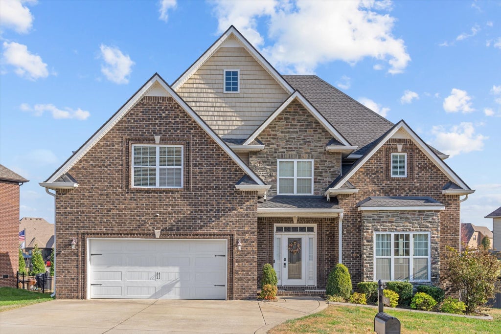 420 Clover Meadows Ct, Clarksville