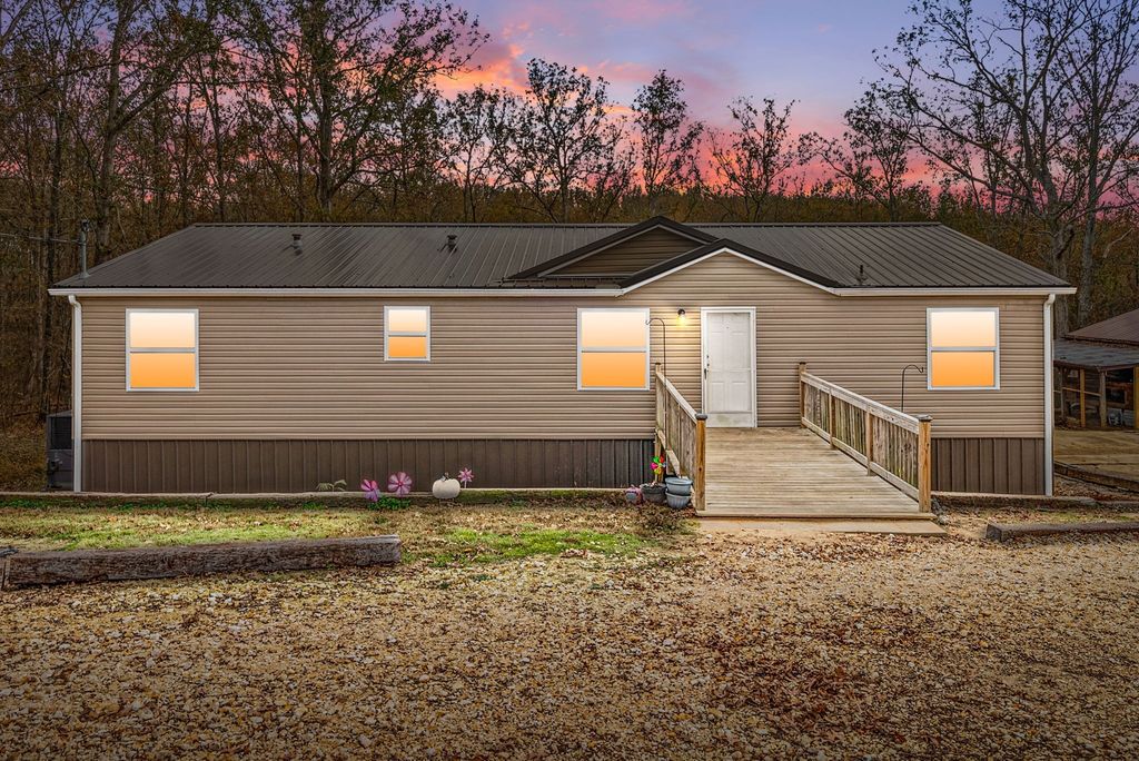 197 Old Homestead Rd, Big Sandy