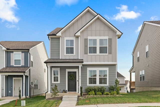 213 Oasis Dr, La Vergne