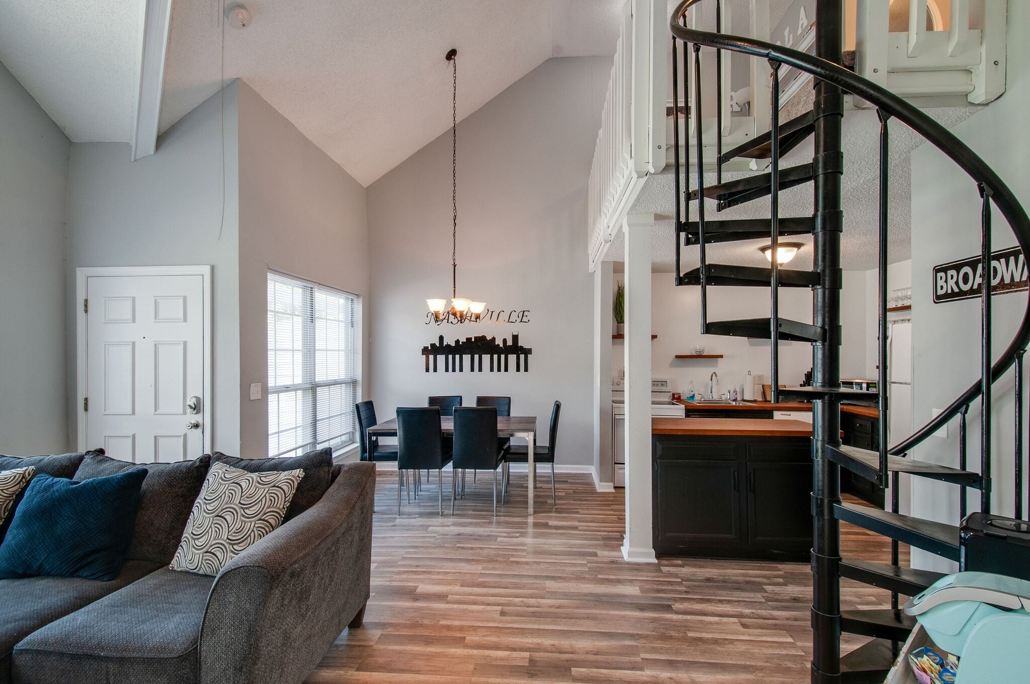 Photo of Listing #3047004