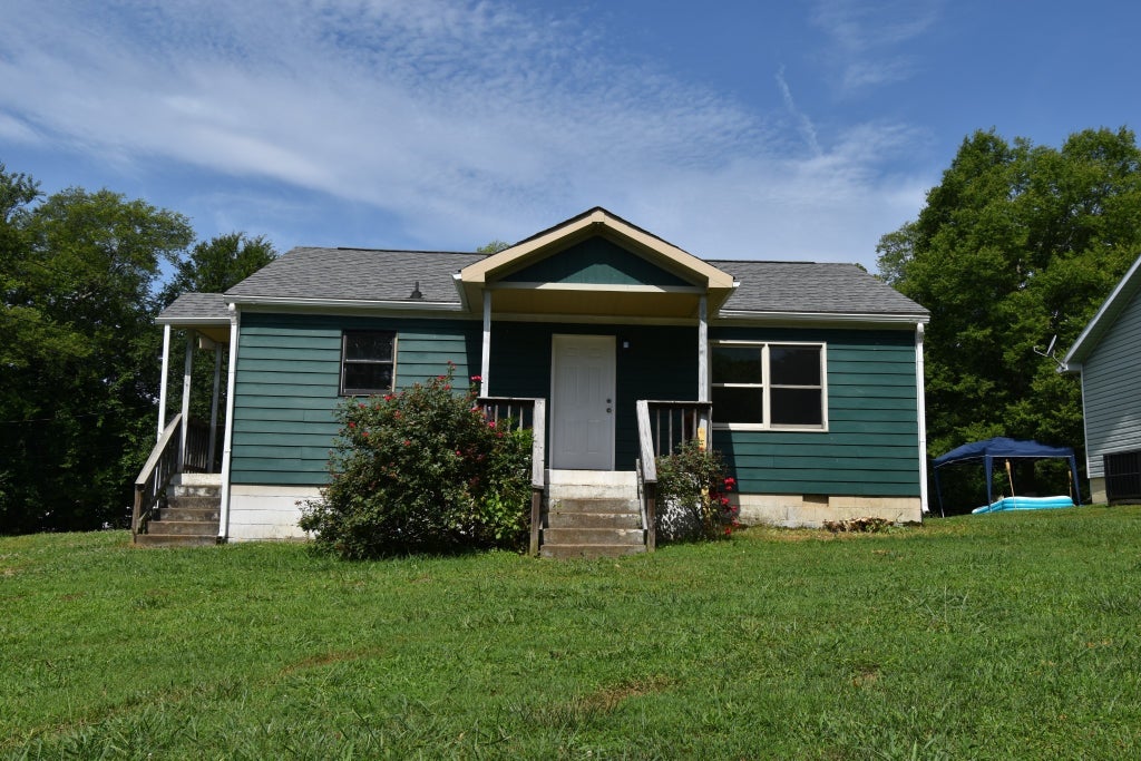 914 W Happy Hollow Dr, Clarksville