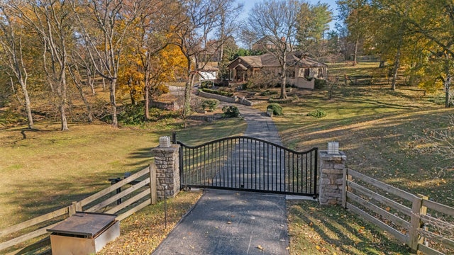 5680 Cloverland Dr, Brentwood