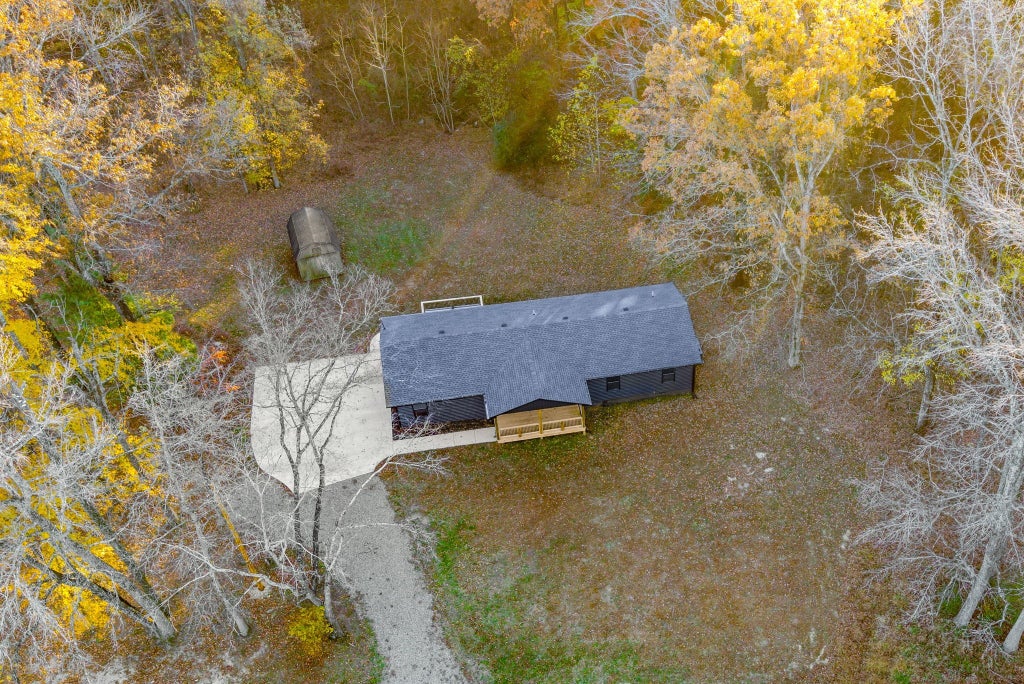 2038 Ogburn Chapel Rd, Clarksville