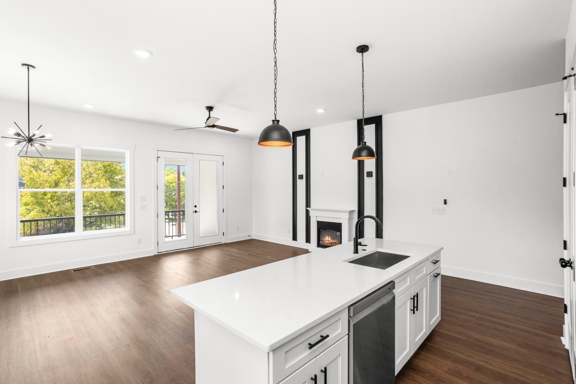 Photo of Listing #3049128