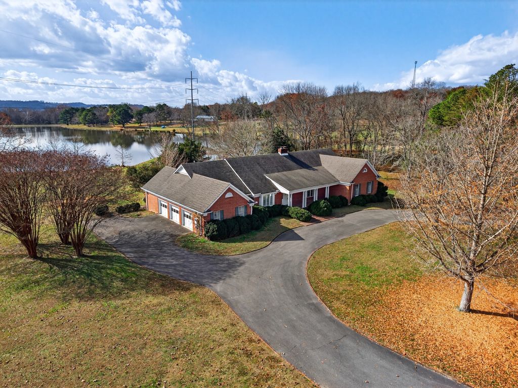 51 Timberlake Dr, Fayetteville