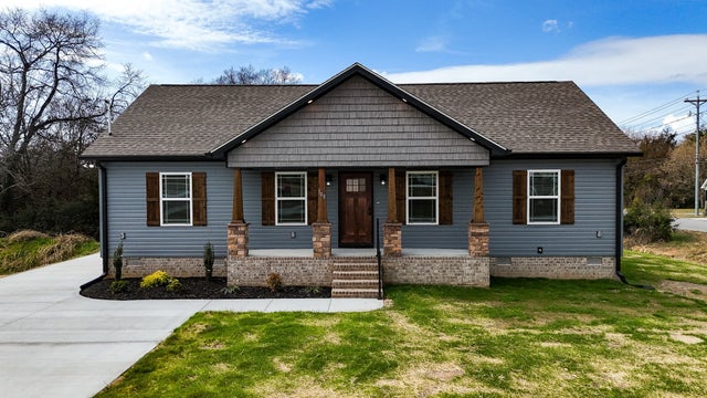 100 Demombreum Circle, Shelbyville