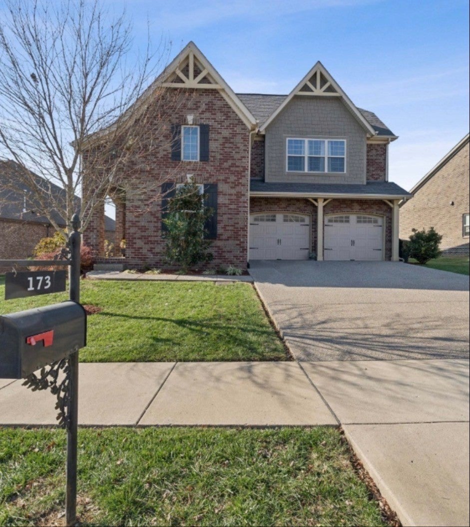 Photo of Listing #3049477