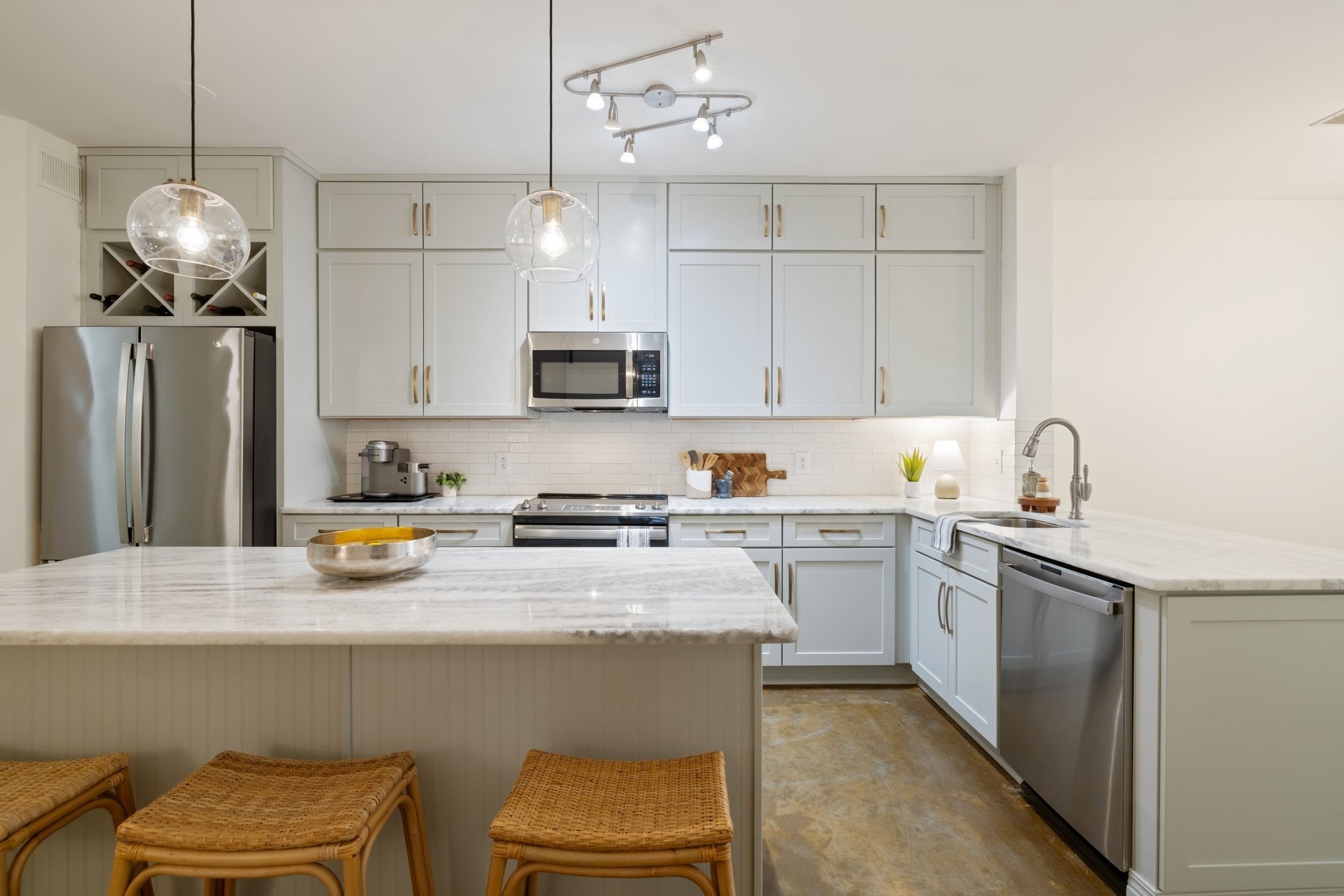 Photo of Listing #3049504