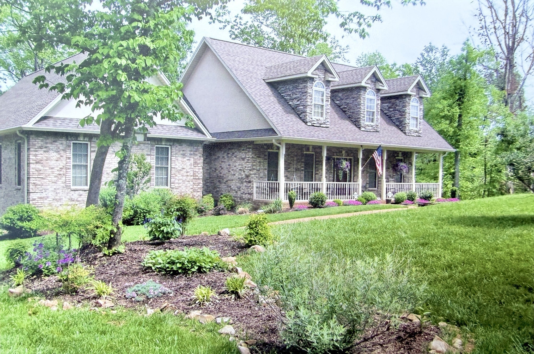 Photo of Listing #3049710