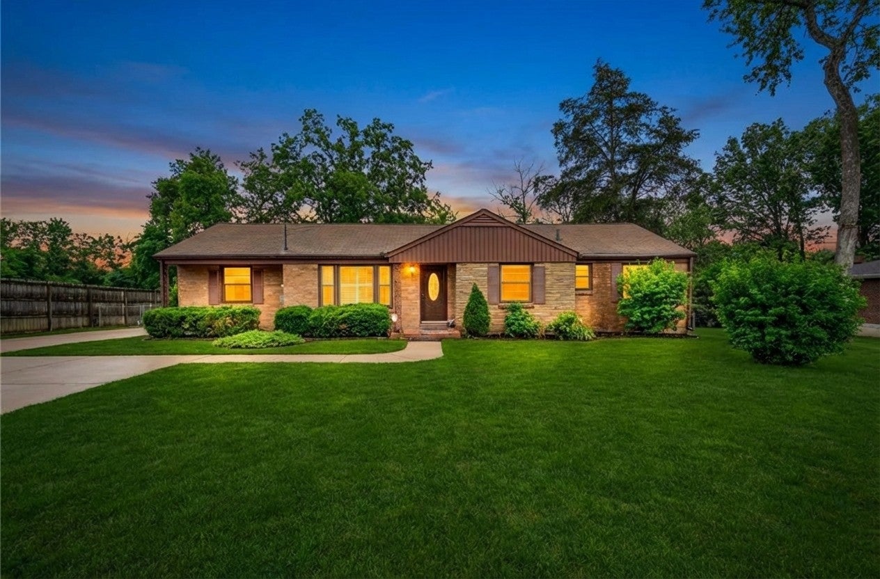 Photo of Listing #3049739