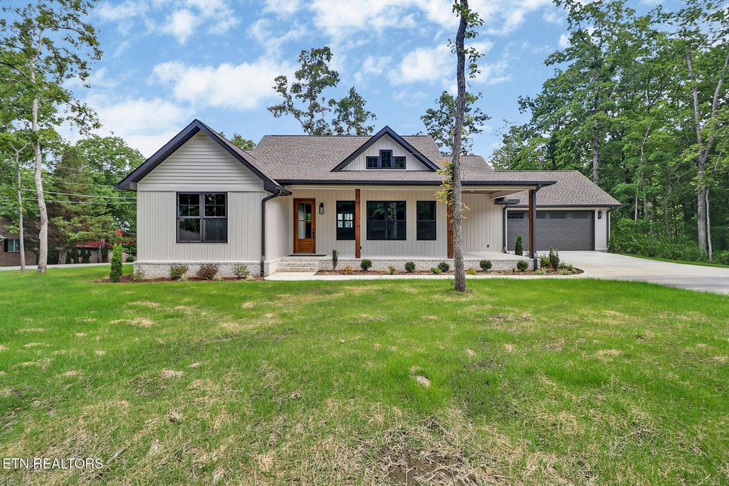 124 Markham Lane, Crossville